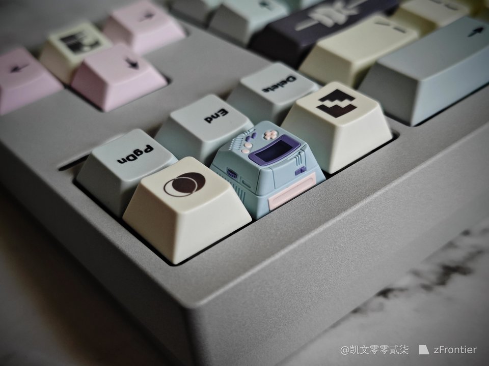 ZMKC x XCJZ Pocket Game Console Artisan Keycap - LUCY Edition