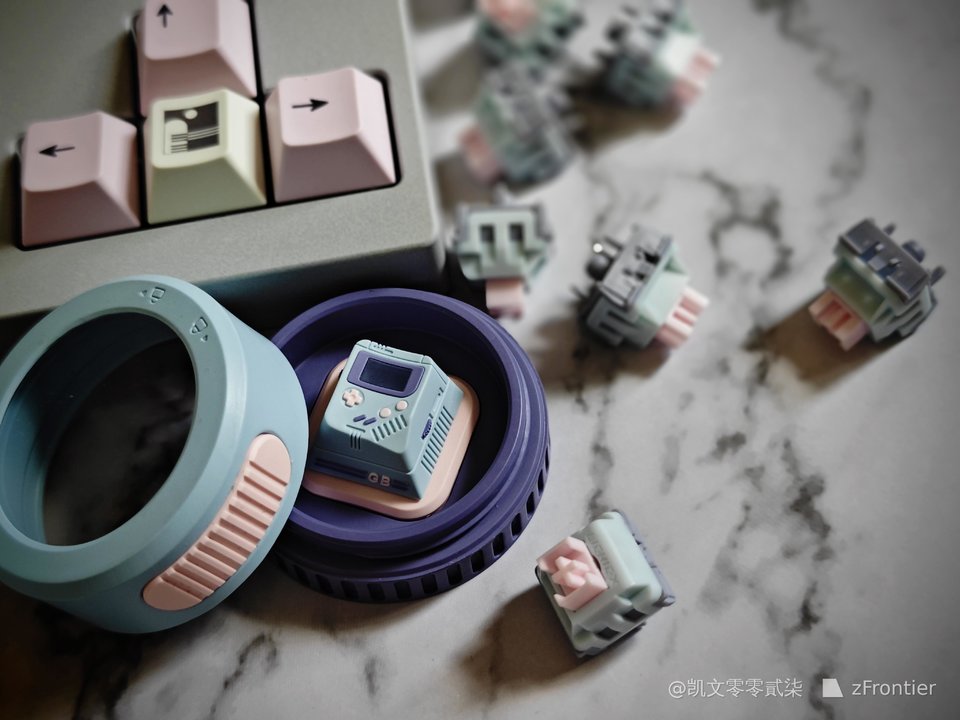 ZMKC x XCJZ Pocket Game Console Artisan Keycap - LUCY Edition