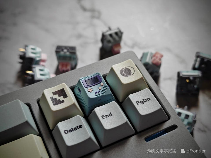 ZMKC x XCJZ Pocket Game Console Artisan Keycap - LUCY Edition